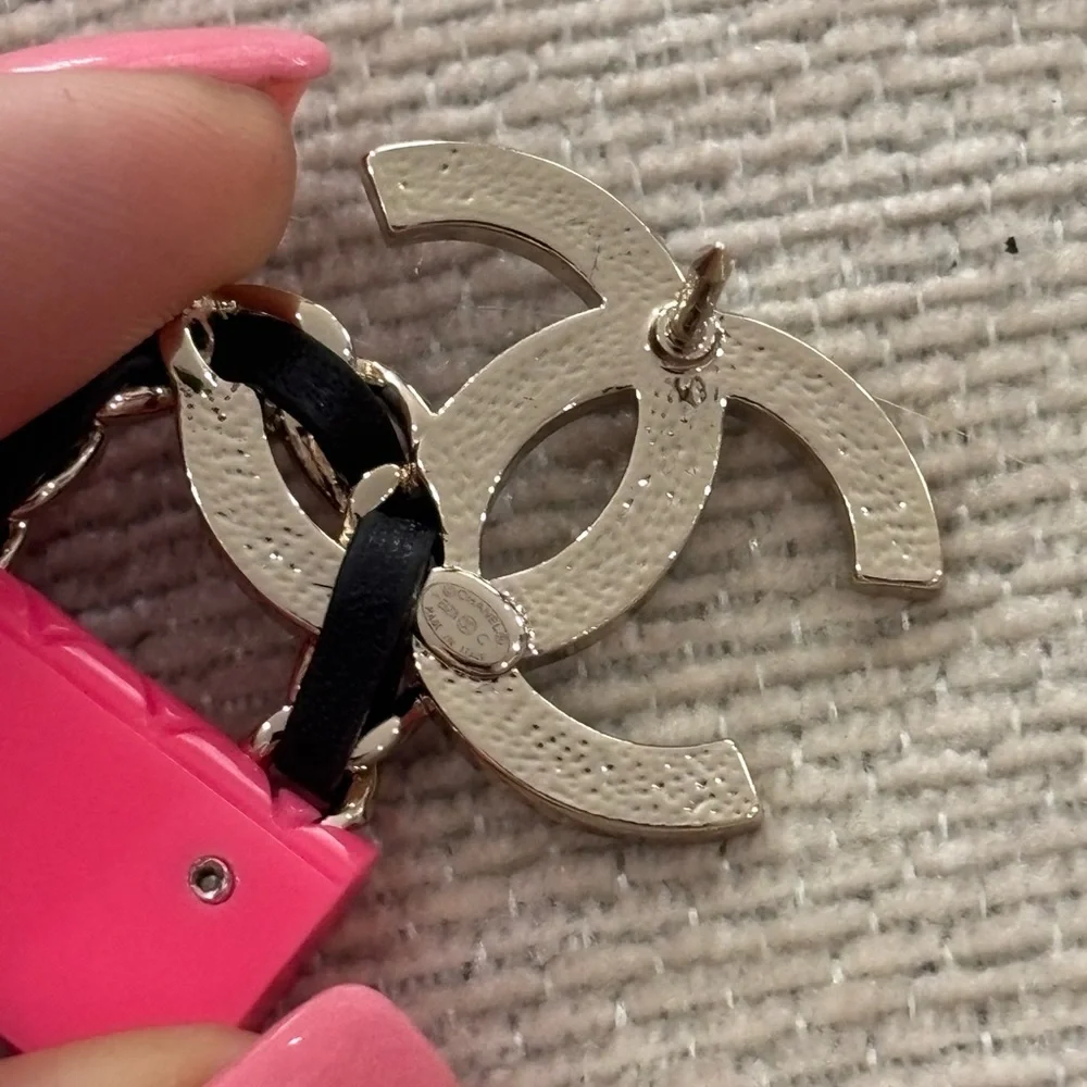 Authentic NEW CHANEL CC pink bag brooch pin RARE
